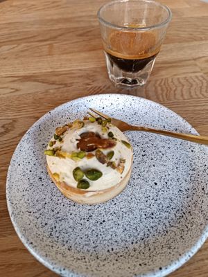 Pistachio and espresso (also I don't like the glass) at Eter Vegan Bakery in Warsaw