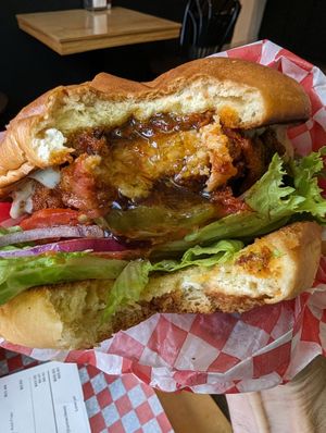 hick'eel O'Neal done Nashville hot with hot hunny at Bring Me Some in Hamilton