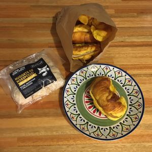 Las medialunas de jamón y queso son deliciosas!!!  at JUCYLUCY in Montevideo