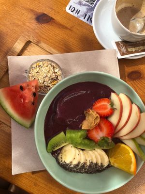 Açaí smoothie bowl  at Pistacho Coffee Brunch in Tenerife
