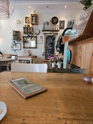  at Birds Bistro in Gottingen