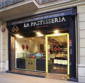 this is a photo of the store in Arago street n. 228 at La Pastisseria in Barcelona