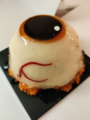 Halloween themed vegan sweet at La Pastisseria in Barcelona