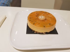 Vegan passionfruit cheesecake at La Pastisseria in Barcelona