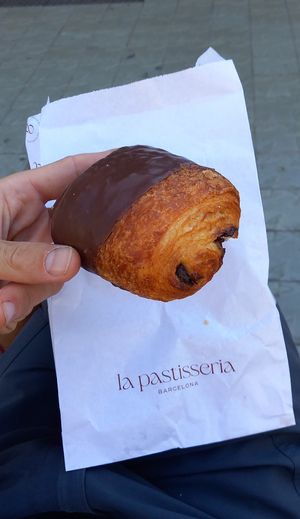 3,5€ vegan pain au Chocolat it's good,, and good quality chocolate at La Pastisseria in Barcelona