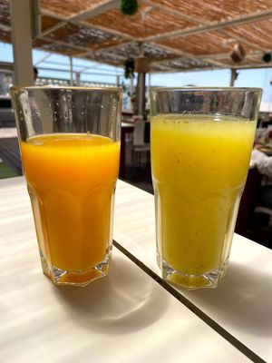 fresh juices at Cocos Veggie e Tal in Foz Do Arelho