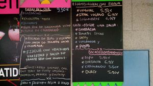 Menu of the day (and a bit more) at Vegan Food Heaven in Barcelona