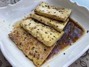 Tataki de tofu at Vegan Food Heaven in Barcelona