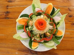 Ensalada  at Vegan Food Heaven in Barcelona