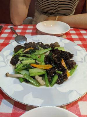 Spinach and mushrooms at Takamiya Hanten in Fukuoka