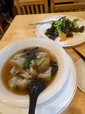 Wonton! at Takamiya Hanten in Fukuoka