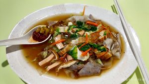 Stir fried Hor Fun at Shan Yuan 善缘素食 in Central Singapore