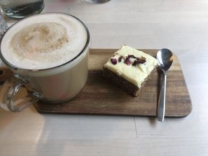 Latte and vegan carrot cake   at Grönt in Jonkoping