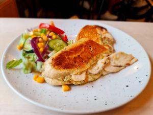 Hähnchen- Mozzarella at Grönt in Jonkoping