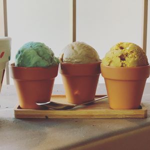 When you dine in, you get to pick your shovels, and get them in a pot with a shovel.  at Moo-Over in Columbia City