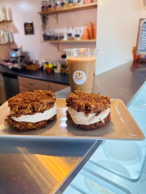  at Moo-Over in Columbia City