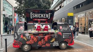  at SHICKEN -  Foodtruck in East London