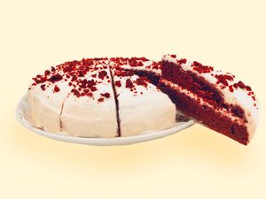 Red Velvet con crema de queso vegana at Dulces Juana in Tenerife