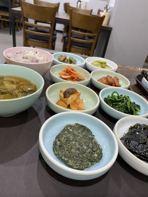 Side dishes, rice and soup at Temple Food Doban - 사찰음식도반 | in Seoul