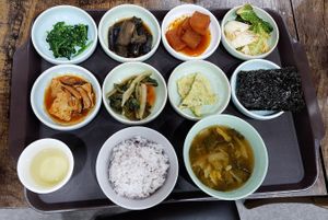 Basic lunch set at Temple Food Doban - 사찰음식도반 | in Seoul