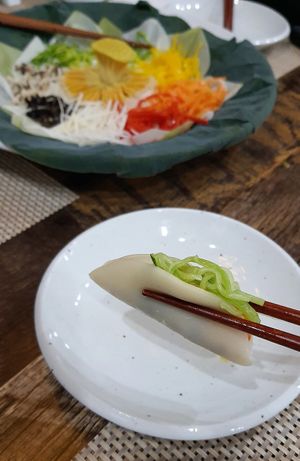 Lotus Gujeolpan 연꽃구절판 - close-up at Temple Food Doban - 사찰음식도반 | in Seoul