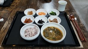Course C - 11th course: Rice with side dishes at Temple Food Doban - 사찰음식도반 | in Seoul