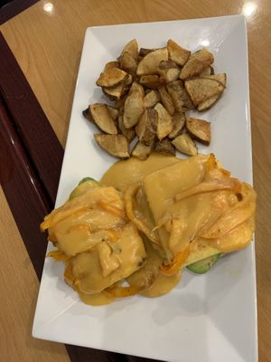 California Benedict  at Cheezy Vegan in Woodlyn