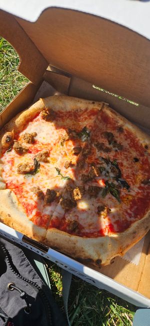 DELICIOUS at 90 Second Pizza in Washington