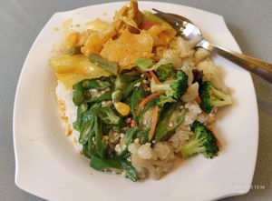 Mixed vege rice $3 for 3 dishes with rice at Original Taste Foods 老味道 in Central Singapore