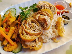 Chicken rice at Original Taste Foods 老味道 in Central Singapore