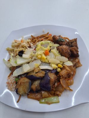 Economic plate at Original Taste Foods 老味道 in Central Singapore