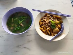 Dry Mee Hun Kueh at VeHeart Cafe 素吃货 in West Singapore