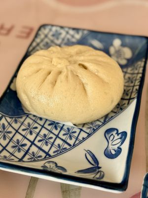 Steamed bread  at Cheerful House in Siem Reap