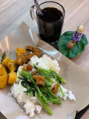 Economic rice with green vegetables and pumpkin at Ju Fu Yuan Vegetarian Delight 聚福缘素食 - Blk 11 Upper Boon Keng in Central Singapore