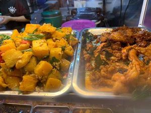 Buffet spread. Photo by Mr Henry Lau aka Mr Purple at Ju Fu Yuan Vegetarian Delight 聚福缘素食 - Blk 11 Upper Boon Keng in Central Singapore