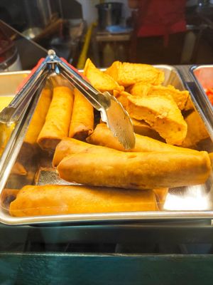 Early morning dishes at Yi En Vegetarian 伊恩素食 in Central Singapore
