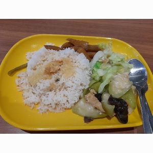 3 dishes at $4 at Yi En Vegetarian 伊恩素食 in Central Singapore