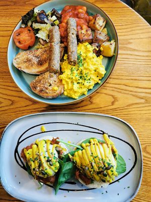 The Big Breakfast and Veggs Benny at The Vibe in Liverpool