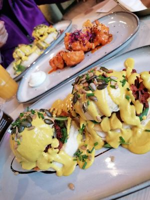Eggs benny + cauli wings #Veganuary at The Vibe in Liverpool