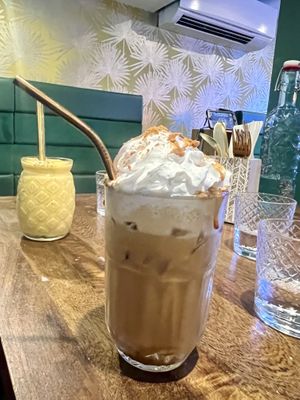 Iced biscoff latte & smoothie  #Veganuary at The Vibe in Liverpool