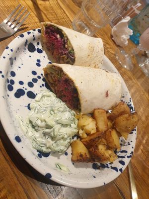Shroom gyros - 7/10 - it felt slightly under seasoned maybe needed more salt, lot of shredded veg which kinda fell out all at once. Also not a fan of pots done this way paticularl at The Vibe in Liverpool