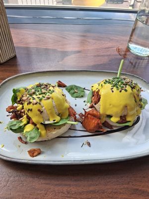 Veggs benny (pulled jackfruit) at The Vibe in Liverpool
