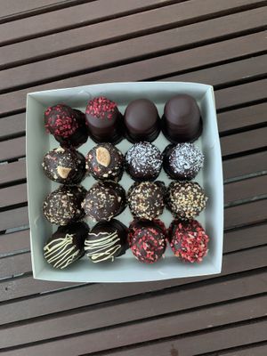 Flødeboller at Glean - Torvehallerne in Copenhagen