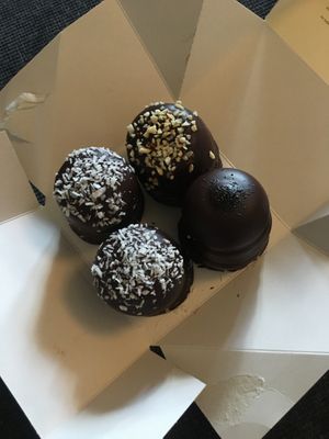 Coconut lakrids n caramel at Glean - Torvehallerne in Copenhagen