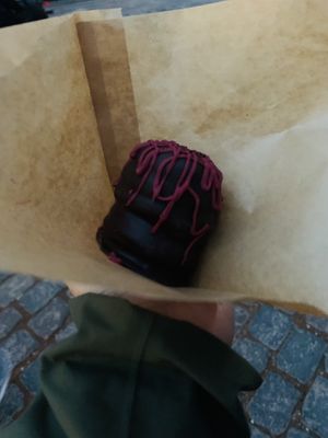 Licorice and raspberry  at Glean - Torvehallerne in Copenhagen