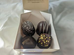 Vegan flødeboller at Glean - Torvehallerne in Copenhagen