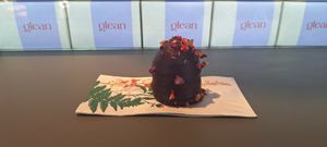 Flødeboller at Glean - Torvehallerne in Copenhagen