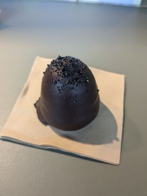 Liquorice flødeboller at Glean - Torvehallerne in Copenhagen