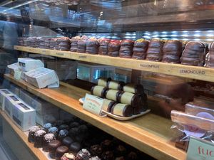 I mean, could you just die, look at this gorgeous spread 😍 at Glean - Torvehallerne in Copenhagen