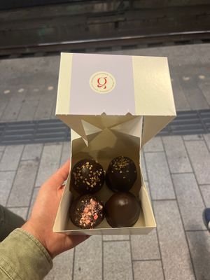 Klassisk, koldskål, passionfrugt and mocha/salt karamel  at Glean - Torvehallerne in Copenhagen